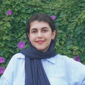 نادیا قاسم آبادی